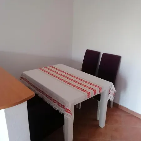 Apartament Cupic *